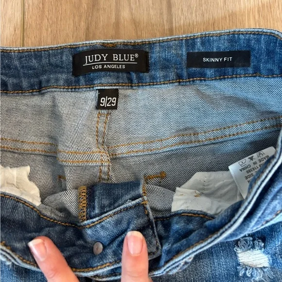 Judy Blue Skinny Fit Mid Rise Distressed Floral Patchwork Jeans Size 9 / 29 - Picture 4 of 7